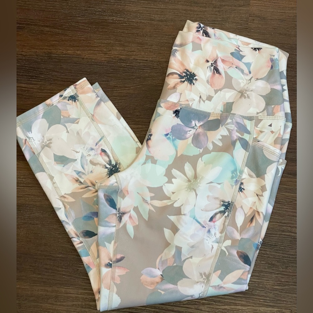 EUC RBX pastel floral cropped leggings size large